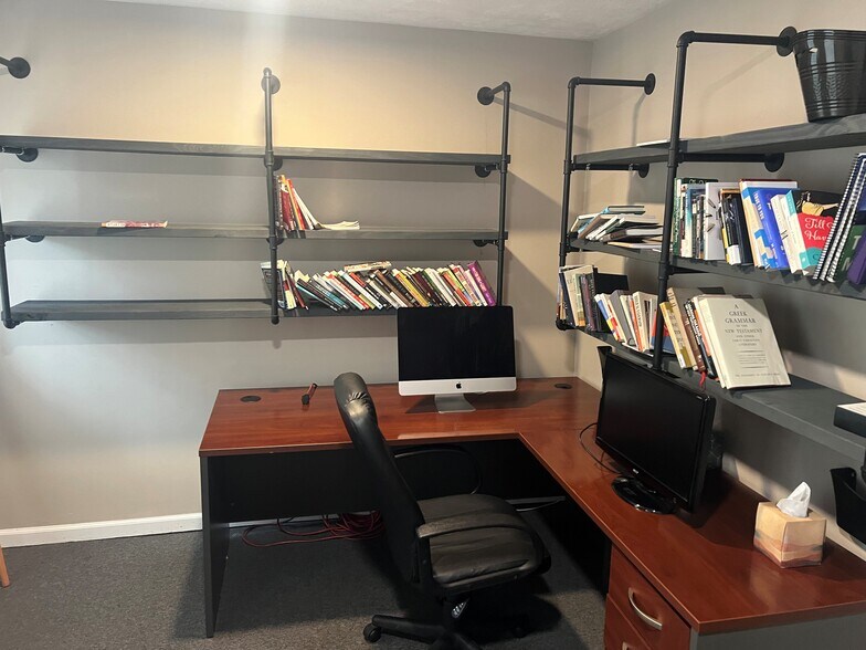 More Photos Of 1377 Cross Creek Cir, Tallahassee Loft Creative Space For Sale