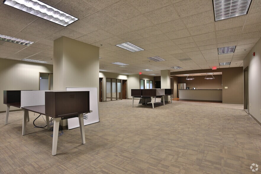More Photos Of 124 Verdae Blvd, Greenville Office For Lease