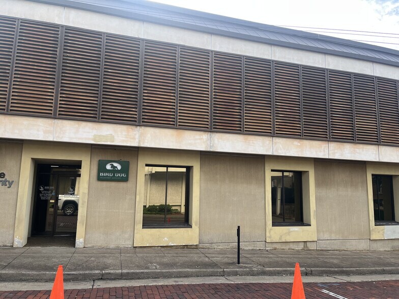 More Photos Of 120-122 S College Ave, Tyler Office For Lease