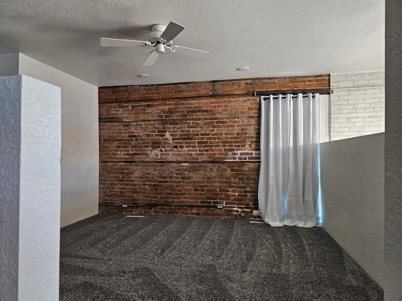 More Photos Of 302-304 S River Park Dr, Guttenberg Apartments For Sale