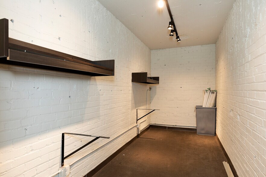 More Photos Of 2420 2nd Ave, Seattle Storefront Retail Office For Sale