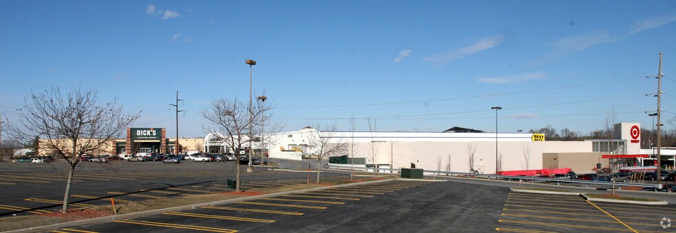 More Photos Of 2001 South Rd, Poughkeepsie General Retail For Lease