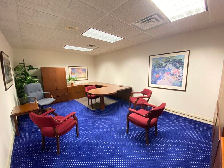 More Photos Of 121 E Fifth St, Storm Lake Office Residential For Lease