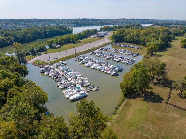 More Photos Of 4000 Utica Pike, Jeffersonville Marina For Sale