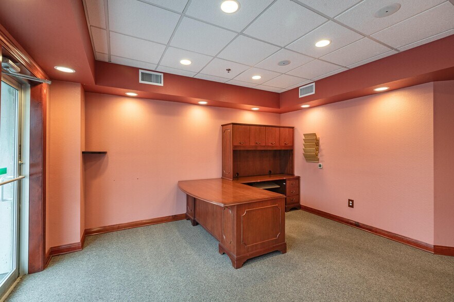 More Photos Of 301-317 4th St S, La Crosse Office For Lease