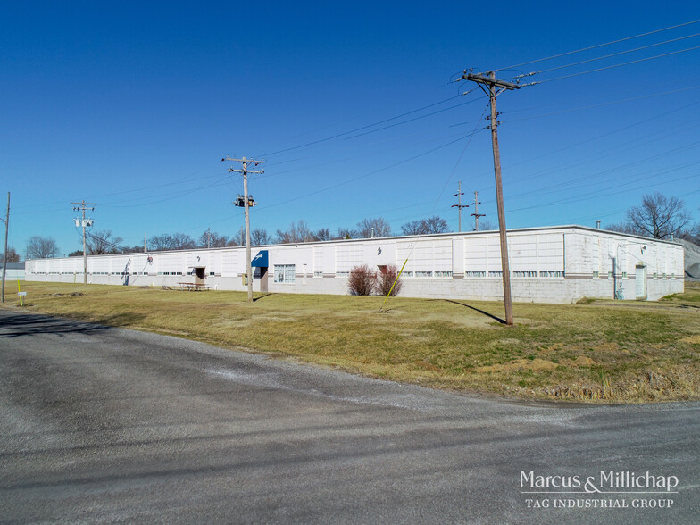 Primary Photo Of 1015 W Jefferson St, Vandalia Warehouse For Sale