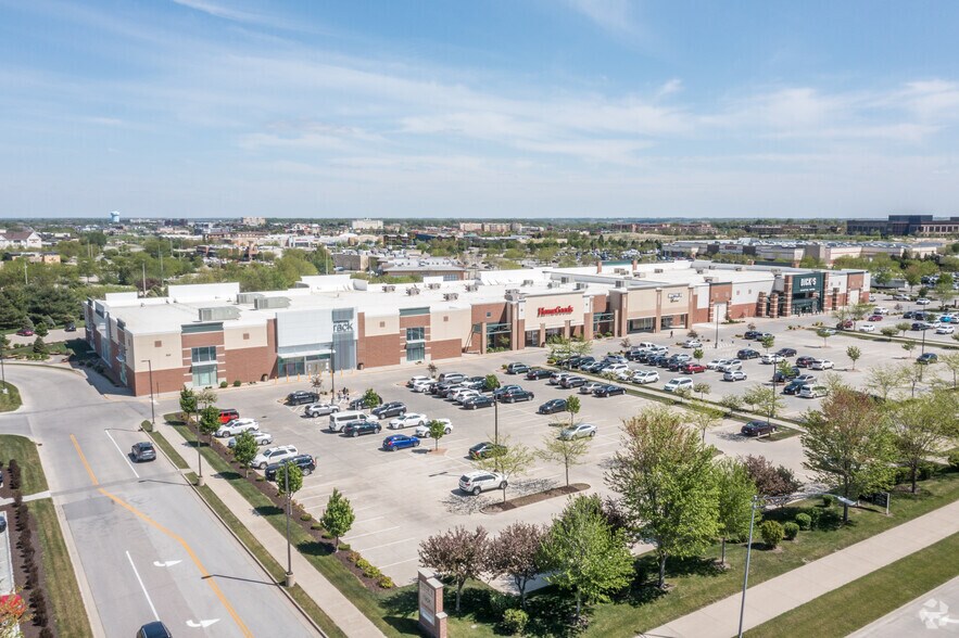 More Photos Of 320 S Jordan Creek Pky, West Des Moines General Retail For Sale