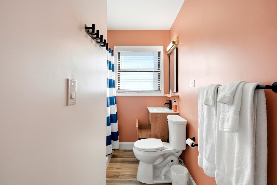 More Photos Of 11965 Gulf Blvd, Treasure Island Hotel For Sale