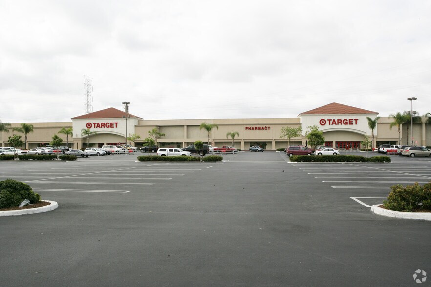 More Photos Of 5700-5704 Firestone Blvd, South Gate General Retail For Lease