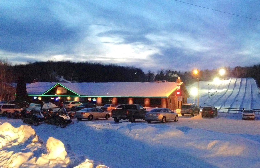 More Photos Of 8548 Ski Chalet Dr, Breezy Point Restaurant For Sale