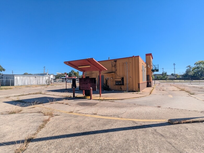 More Photos Of 1430 Washington Blvd, Beaumont General Retail For Sale