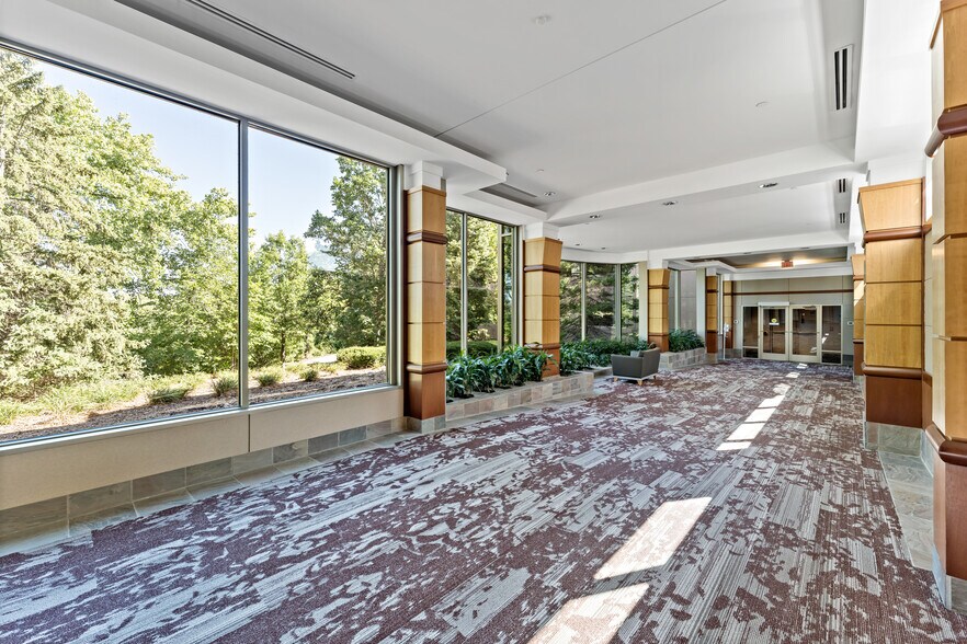 More Photos Of 10400 Viking Dr, Eden Prairie Office For Lease