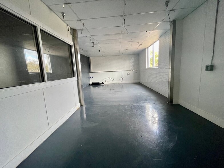 More Photos Of 5115 Homberg Dr, Knoxville Storefront Retail Office For Lease