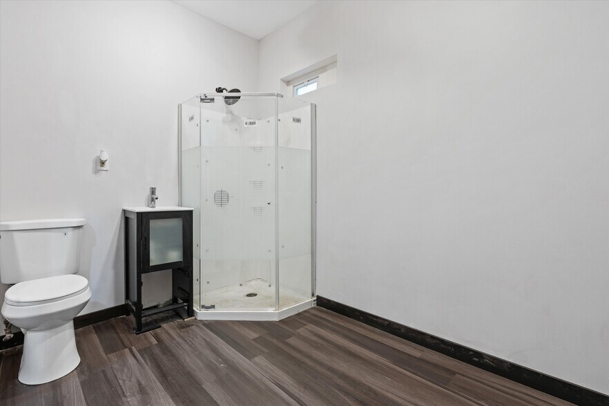 More Photos Of 1322 W Concordia Ave, Milwaukee Multifamily For Sale