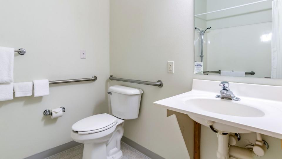 More Photos Of 3040 Silverburg Dr, Sidney Hotel For Sale