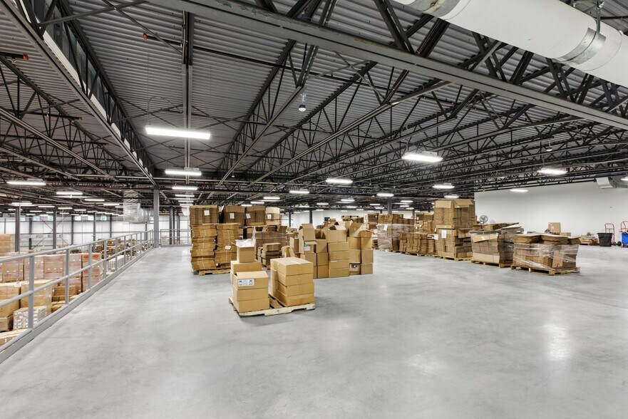 More Photos Of 373 Highland Ave, Salem Industrial For Lease