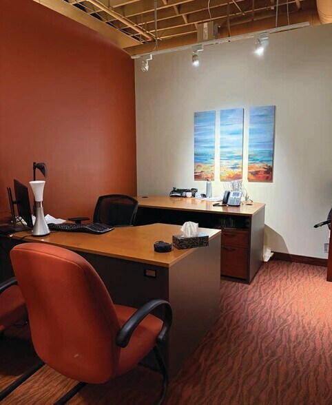 More Photos Of 115 Bannatyne Ave, Winnipeg Office For Lease