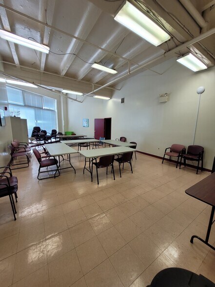 More Photos Of 1315-1337 Windrim Ave, Philadelphia Flex For Sale