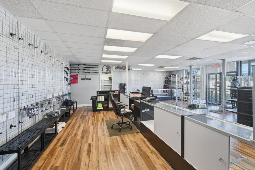 More Photos Of 25 S Lexington Springmill Rd, Mansfield Freestanding For Sale