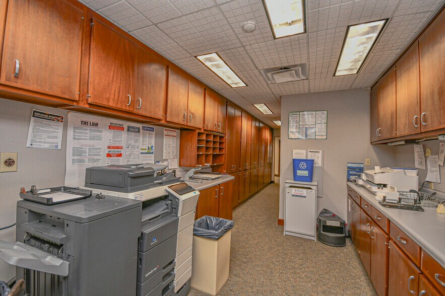 More Photos Of 220 Mckenzie Ave, Panama City Office For Sale