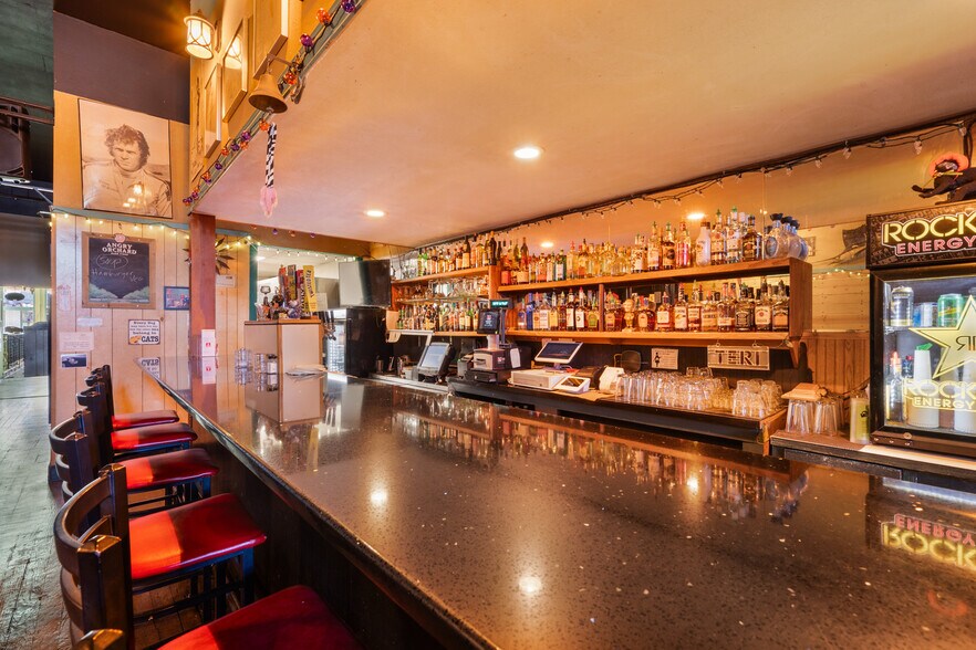 More Photos Of 204 Main Ave, Tillamook Storefront For Sale