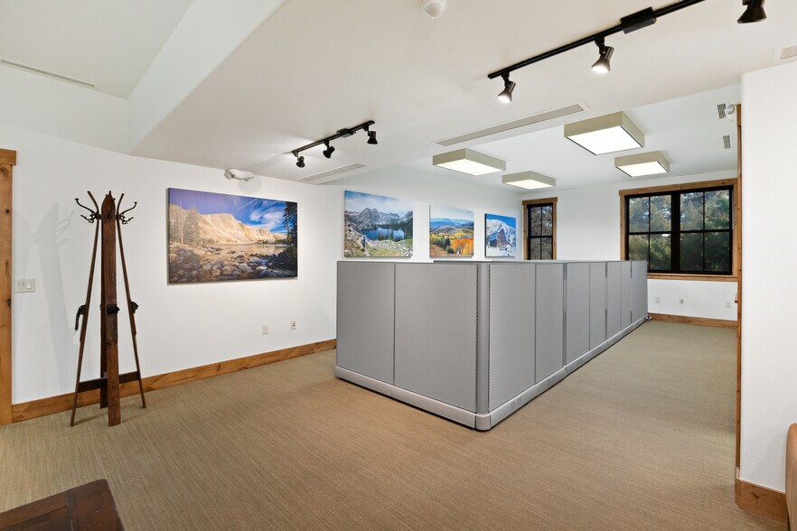 More Photos Of 442 Lincoln Ave, Steamboat Springs Flex For Sale