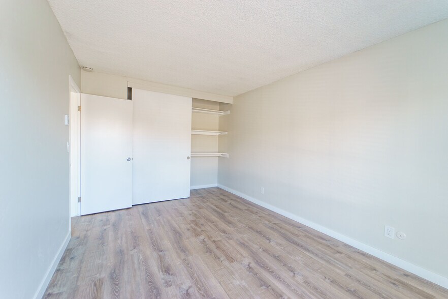 More Photos Of 12430 Oak Knoll Rd, Poway Apartments For Sale