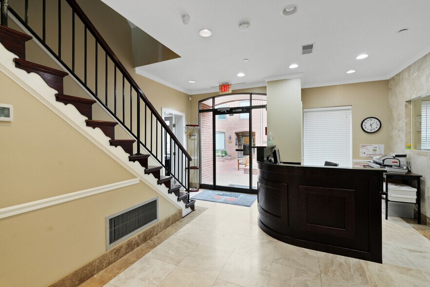 More Photos Of 415 N Lee St, Alexandria Office For Lease