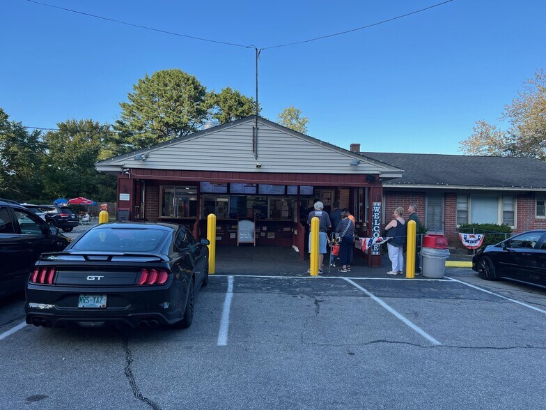 More Photos Of 1391 Hooksett Rd, Hooksett Restaurant For Sale