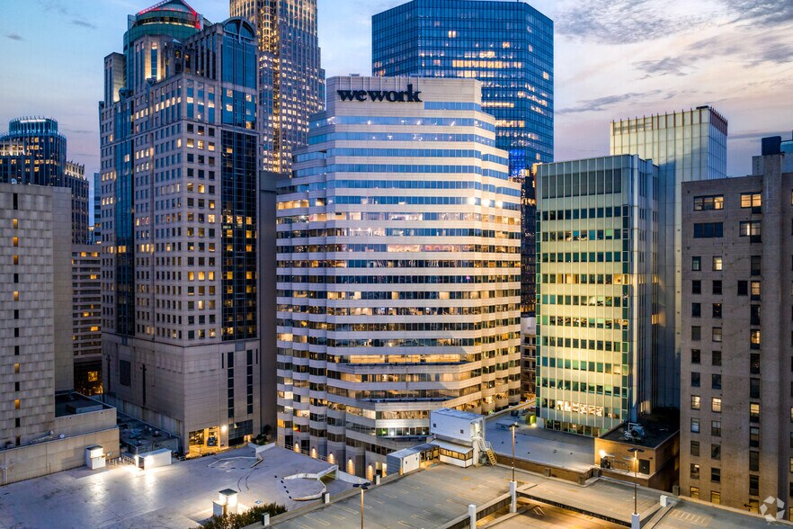 More Photos Of 128 S Tryon St, Charlotte Office For Lease