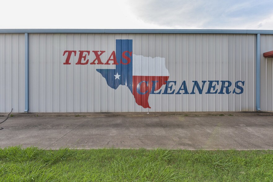 More Photos Of 124 Faircrest Dr, Cleburne Freestanding For Lease