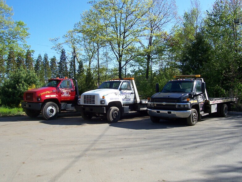 More Photos Of 55 Hall Rd, Londonderry Auto Repair For Sale
