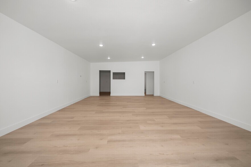 More Photos Of 84 Desert Shores Dr, Thermal Storefront Retail Office For Sale