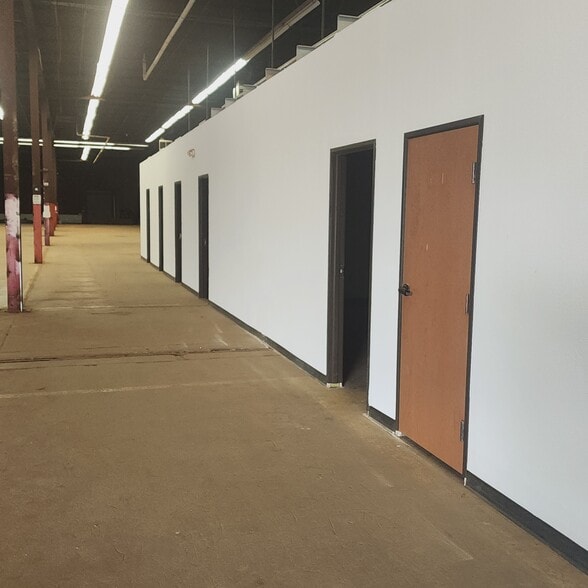 More Photos Of 615 W Wilshire Blvd, Oklahoma City Warehouse For Lease