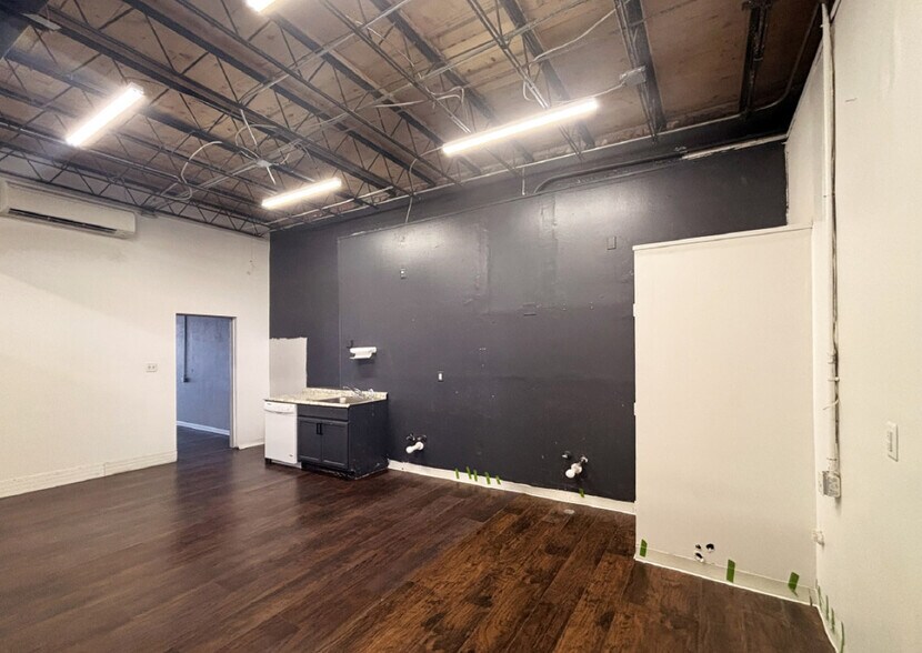 More Photos Of 1005 S St Francis Rd, Santa Fe General Retail For Lease