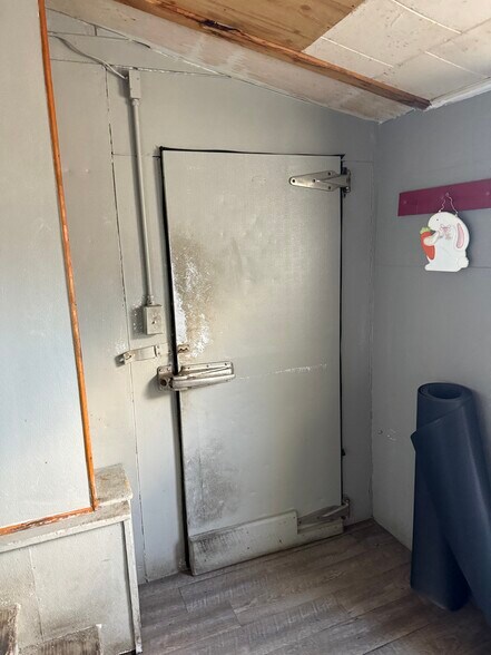 More Photos Of 305 N Main St, Bridgewater Storefront Retail Residential For Sale