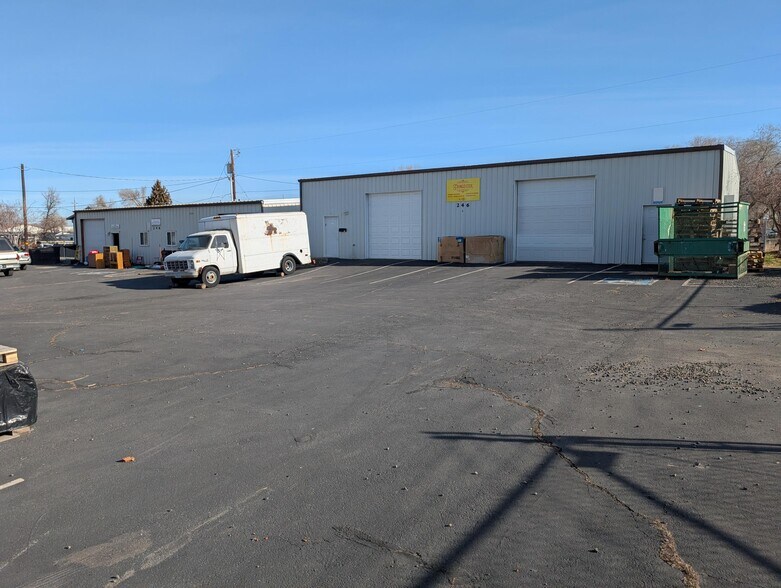 More Photos Of 246 SE Franklin, Redmond Warehouse For Sale