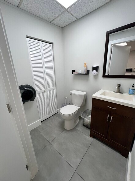More Photos Of 3015 N Ocean Blvd, Fort Lauderdale Apartments For Sale