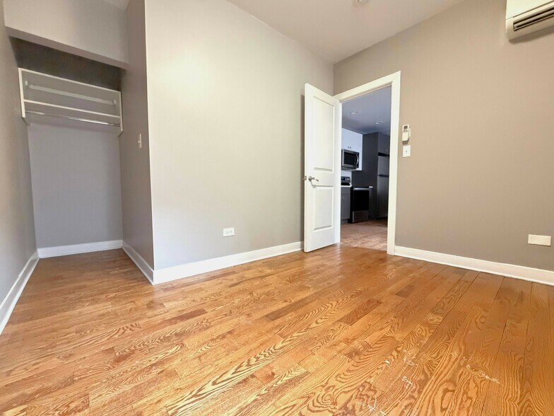 More Photos Of 4625 S Drexel Blvd, Chicago Apartments For Sale