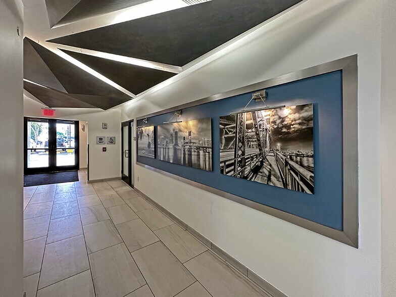 More Photos Of 1000 Riverside Ave, Jacksonville Office For Lease