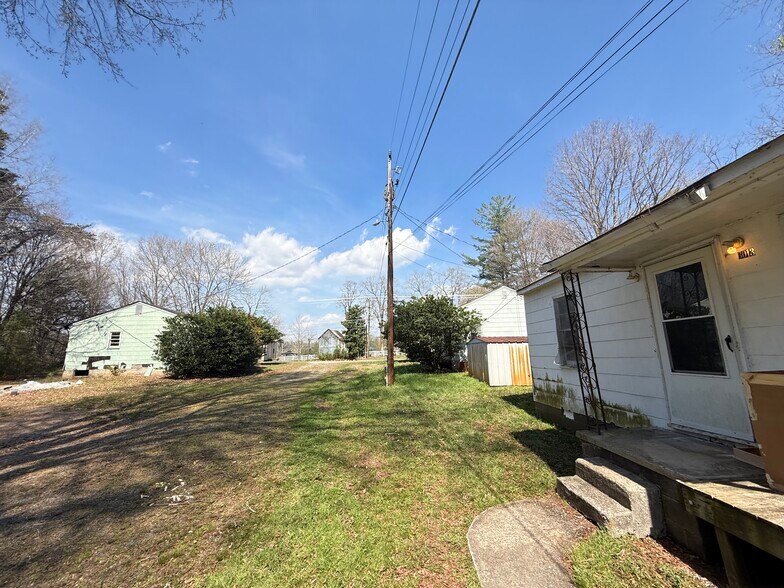 More Photos Of 3004 Rent Rd, Yadkinville Multifamily For Sale