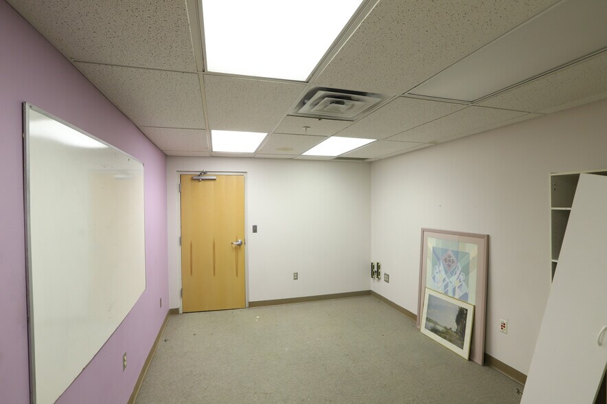 More Photos Of 184 Salem Ave, Dayton Office Residential For Lease