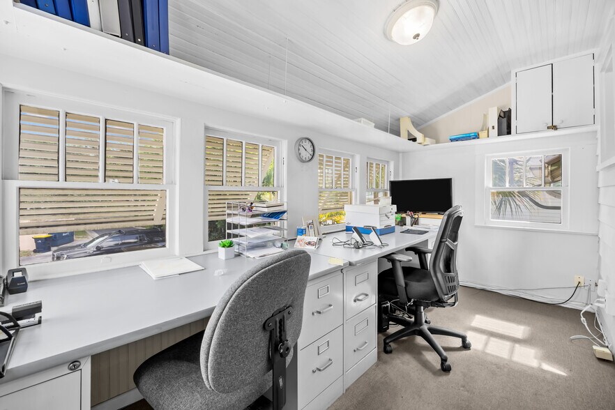 More Photos Of 725 SE 5th St, Stuart Office For Lease
