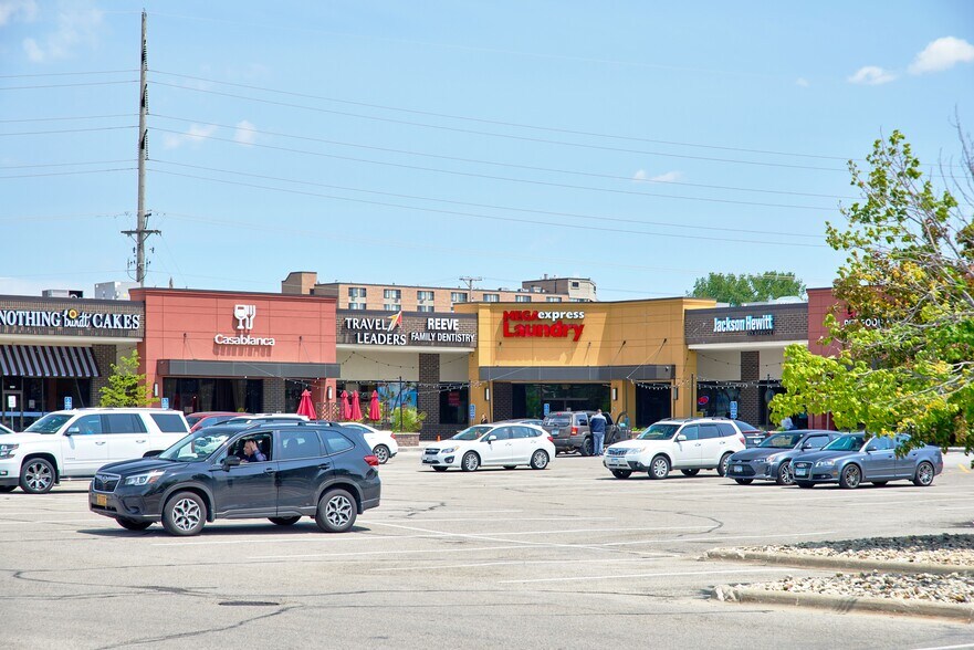 More Photos Of 1101-1399 6th St NW, Rochester General Retail For Lease