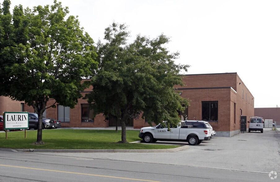 More Photos Of 5625 Timberlea Blvd, Mississauga Manufacturing For Lease