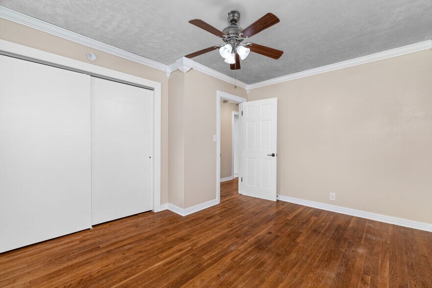 More Photos Of 354 County Road 172, Florence Flex For Sale