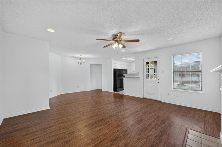 More Photos Of 210-212 Saint Marys Pl, Rockwall Apartments For Sale