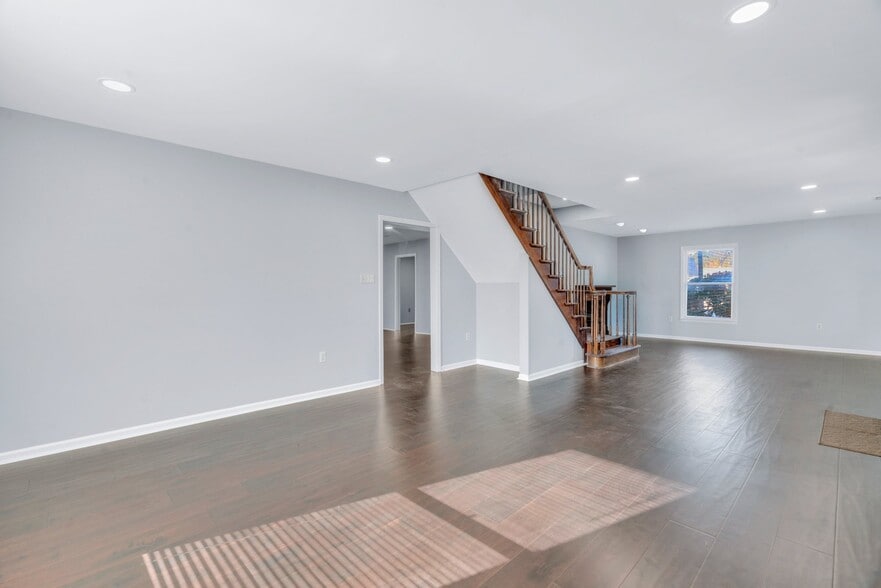 More Photos Of 4809 Augusta Rd, Savannah Storefront Retail Office For Sale