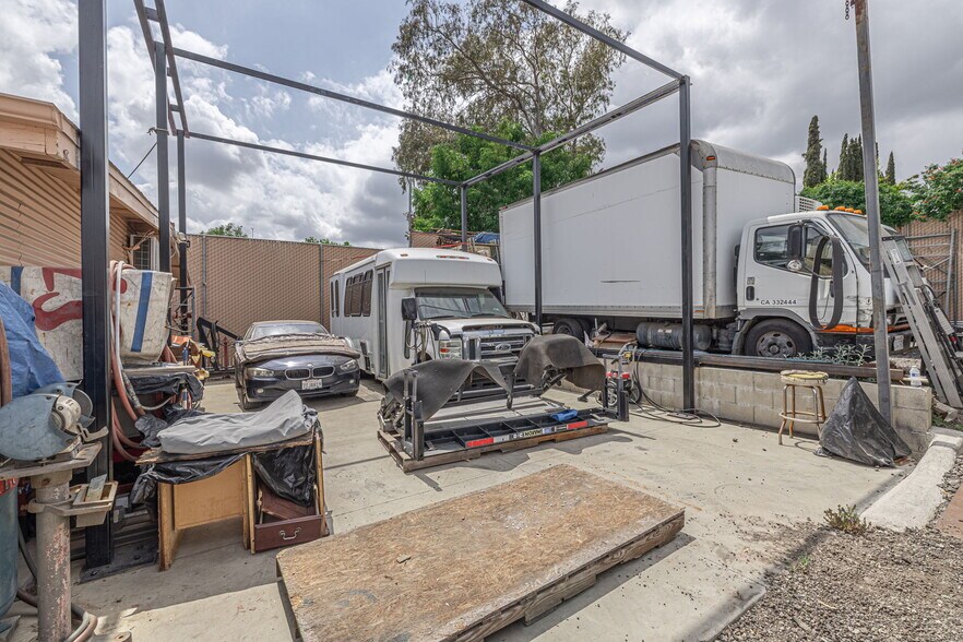 More Photos Of 15723 Kadota St, Sylmar Land For Sale