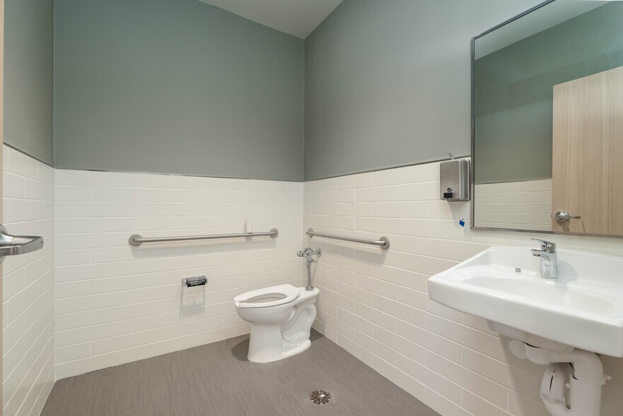 More Photos Of 2232 Indiana Ave, Lubbock Medical For Lease